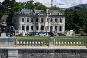 This photograph shows the “Villa La Grange” behind a barbed wire, before the meeting.