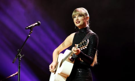 Taylor Swift performs onstage at the 2022 Nashville Songwriter awards in September.