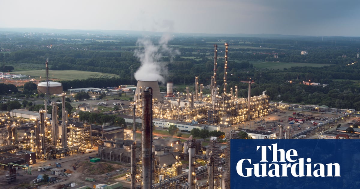 BP to sell German oil refinery as part of $20bn cost-cutting plan