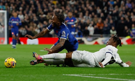 Tottenham 1-4 Chelsea: Nine-man Spurs fall to Pochettino's Blues