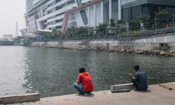 Di Balik Megahnya Mal Mal Jakarta Yang Ber Ac Cities The Guardian