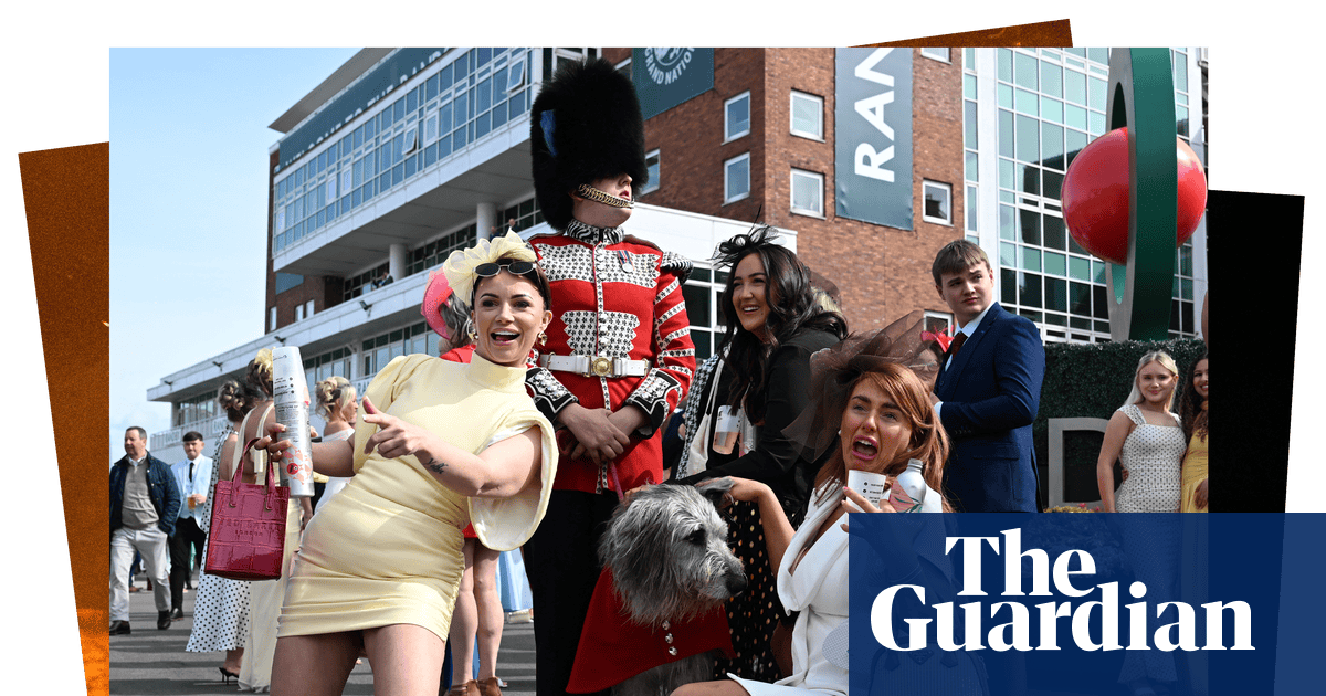 Orthodox Easter and Ladies Day at Aintree: photos of the day