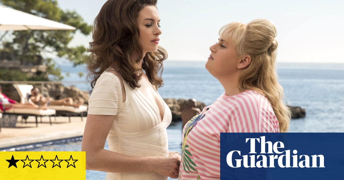 The Hustle Review Anne Hathaway Kills The Comedy In Dire Scam Caper Comedy Films The Guardian