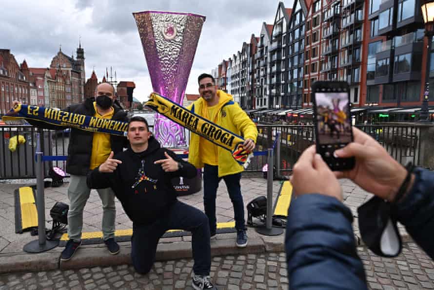 Les supporters de Villarreal s'amusent à Gdansk.