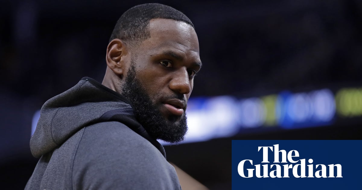 LeBron James evacuates home threatened by California fire