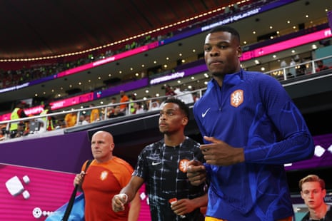 Netherlands v Qatar: World Cup 2022 – live | World Cup 2022 6 Dutch players Jurrien Timber and Denzel Dumfries go out to warm up ahead of today's game.