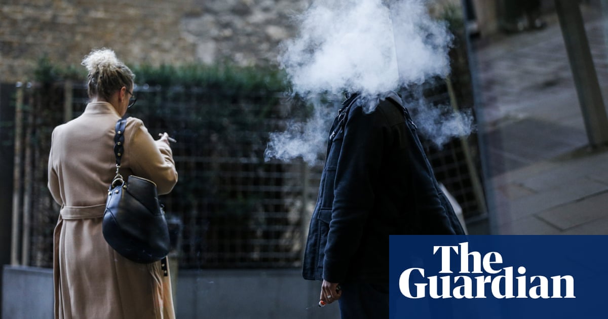 The US is cracking down on vaping while the UK is promoting e-cigarettes as an aid to giving up smoking. Where does the truth lie? By Sarah Boseley G 