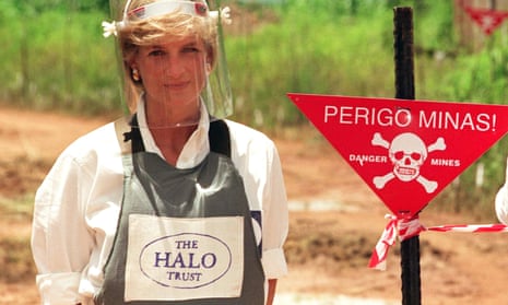 Diana, Princess of Wales, in body armour during a visit to a landmine-strewn area of Angola in January 1997.