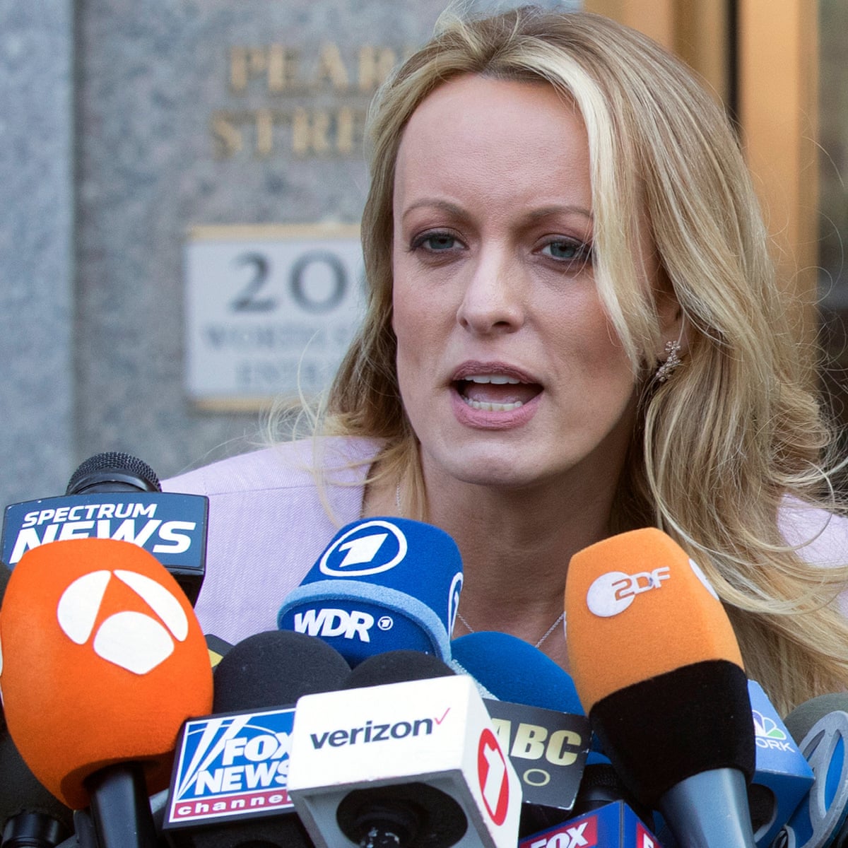 Fox News Reportedly Killed Stormy Daniels Story To Help Trump Win Stormy Daniels The Guardian