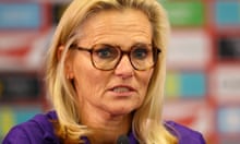 4909.jpg?width=220&dpr=1&s=none&crop=5%3A3