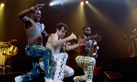 Johnny Clegg performing with the band Savuka in Paris in 1988, as part of a concert series dedicated to the fight against apartheid.
