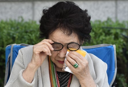Former South Korean “comfort woman” Lee Yong-soo, wipes away her tears during a demonstration demanding the Japanese government’s formal apology near the Japanese embassy in Seoul on September 18, 2019.