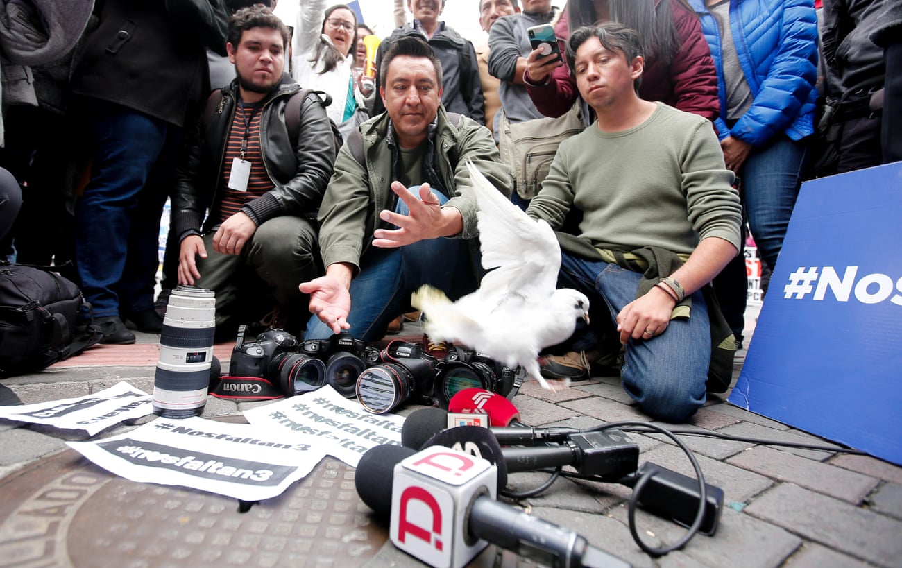 Friends and colleagues of kidnapped journalists demand their freedom in Quito, Ecuador.