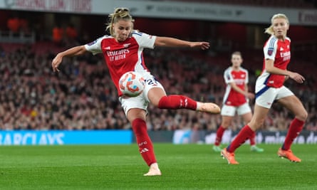 Victoria Pelova scored Arsenal’s fifth against Leicester with a volley into an empty net