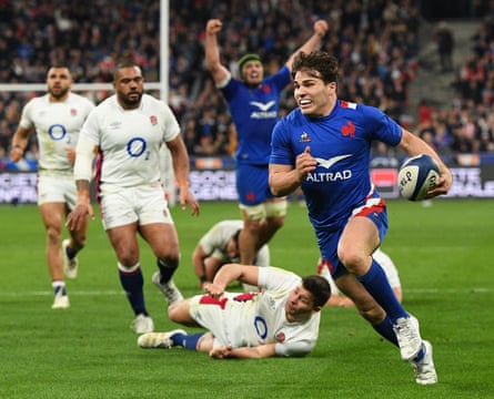 Antoine Dupont races over to seal victory in the Six Nations finale with France’s third try.