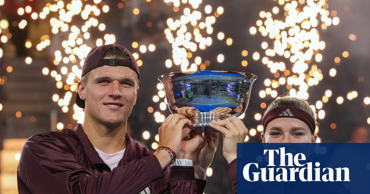 Muchová and Menšík win $1m US Open mixed doubles title in late-night thriller