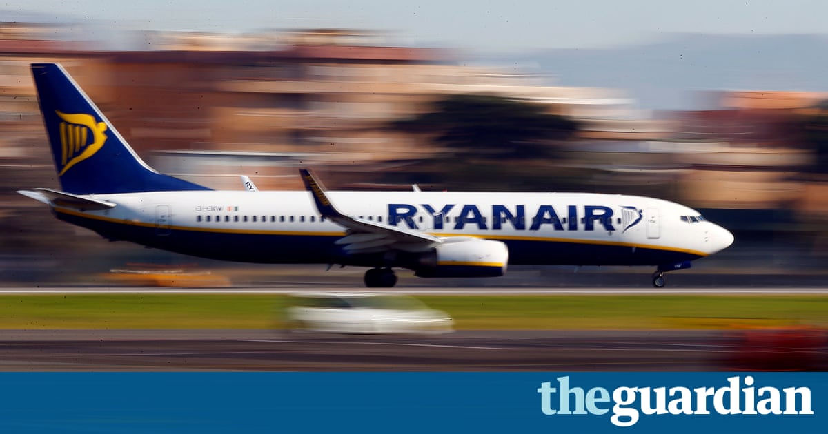Ryanair makes £1.1bn profit despite cutting fares