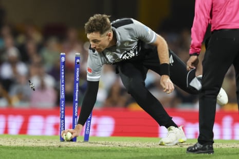 T20 World Cup Super 12s: England v New Zealand – live | T20 World Cup 2022 5 New Zealand’s Tim Southee runs out England’s Jos Buttler.