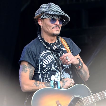 Johnny Depp joins Kris Kristofferson on stage Glastonbury Festival
