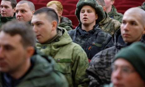Wajib militer Rusia pada upacara tahun lalu