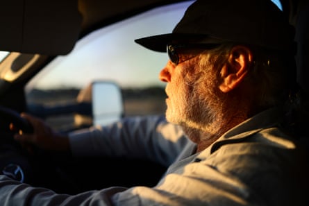 Neil provides a running commentary as they drive through South Australia.