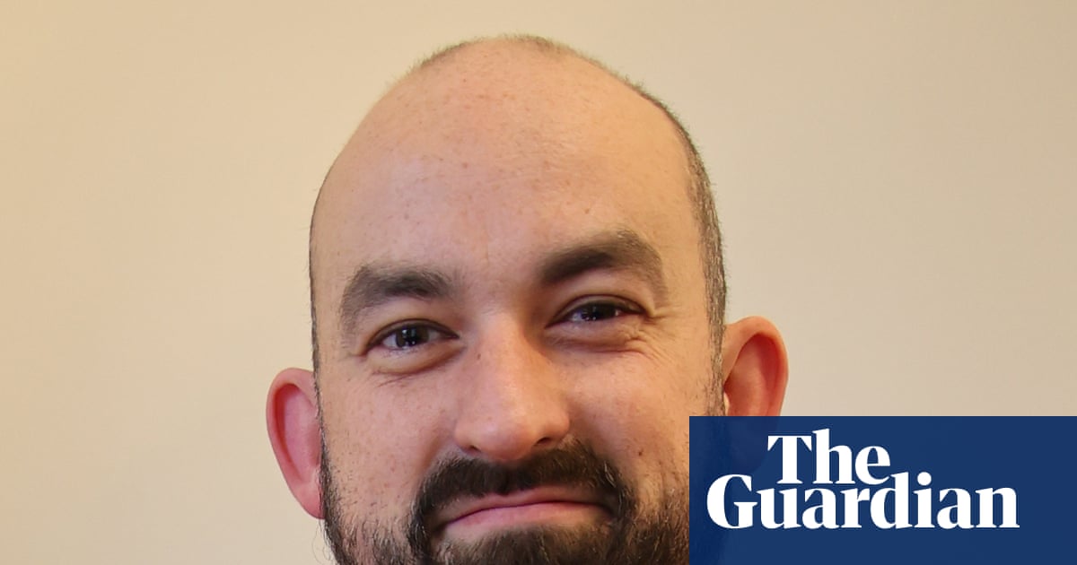 Irish TD will not be expelled for wearing blackface, say Social Democrats