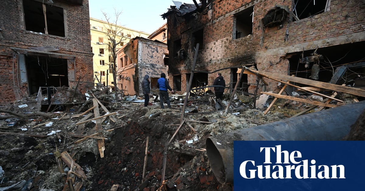 Вълната от удари с дронове и ракети които раниха десетки