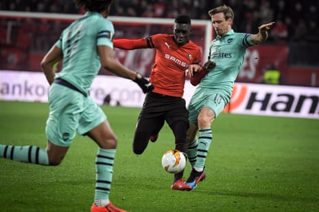 On another occasion it’s Nacho Monreal’s turn to try and deal with Rennes’ Ismaila Sarr.