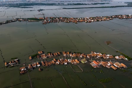 Villages in Demak are now surrounded by water due to rising sea levels. It used to be surrounded by fertile land until the sea began to get closer in about 1995. The villagers, once farmers, became fishermen.