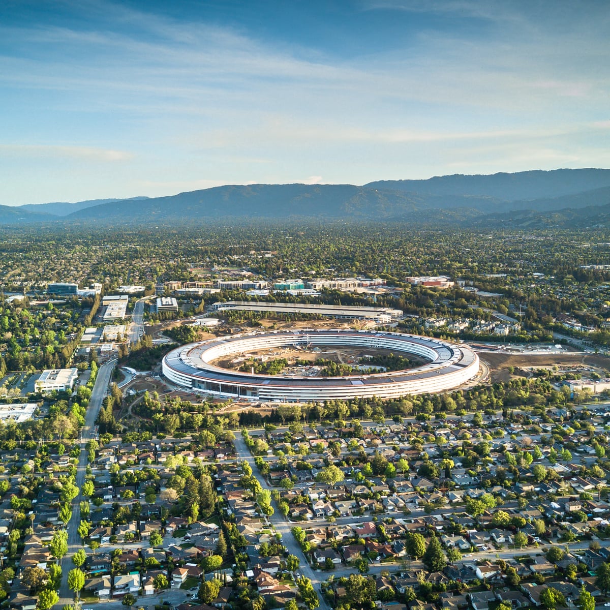 Apple S Spaceship Hq Valued As One Of The World S Most Expensive Buildings Apple The Guardian