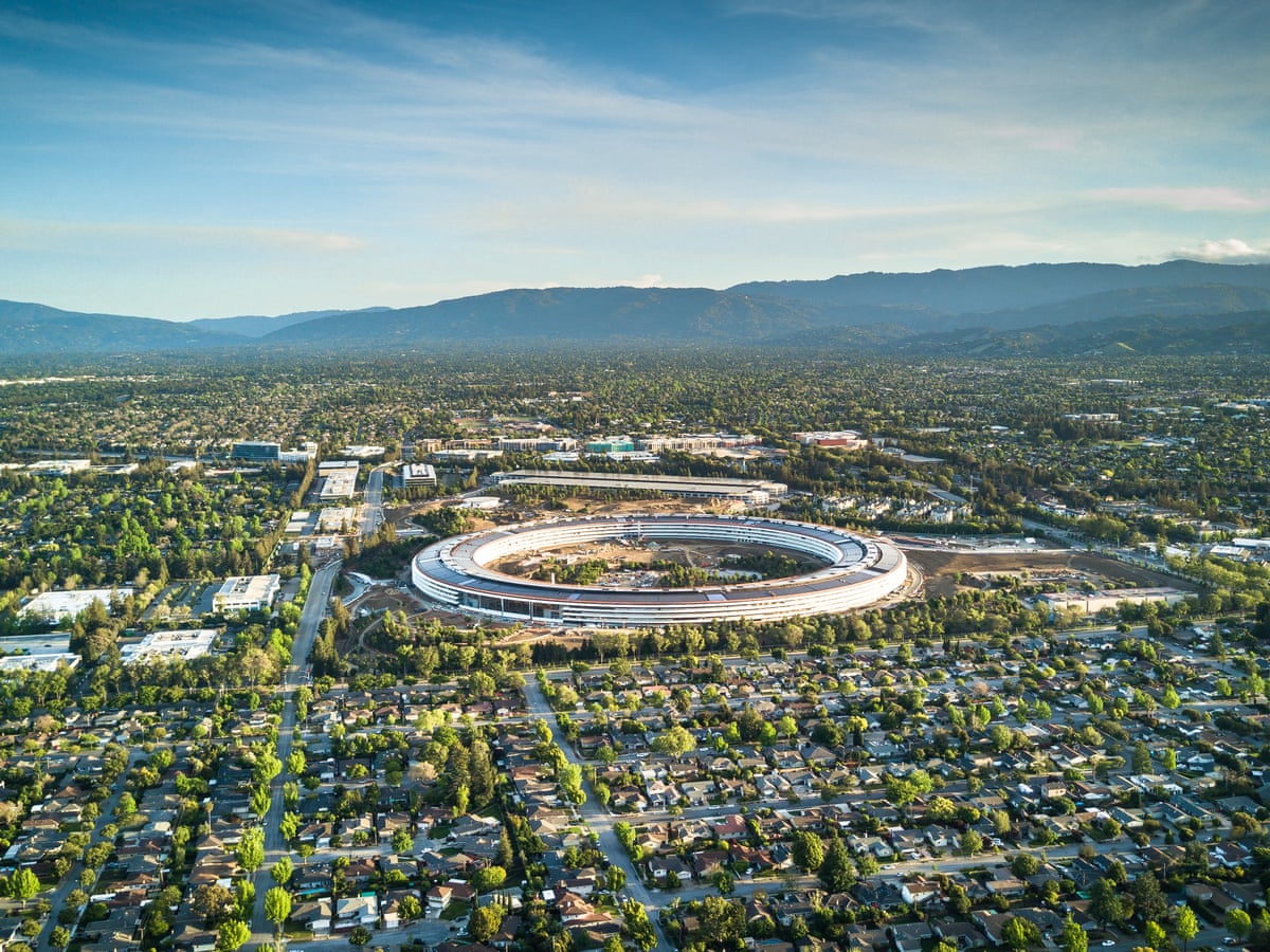 Apple S Spaceship Hq Valued As One Of The World S Most Expensive Buildings Technology The Guardian