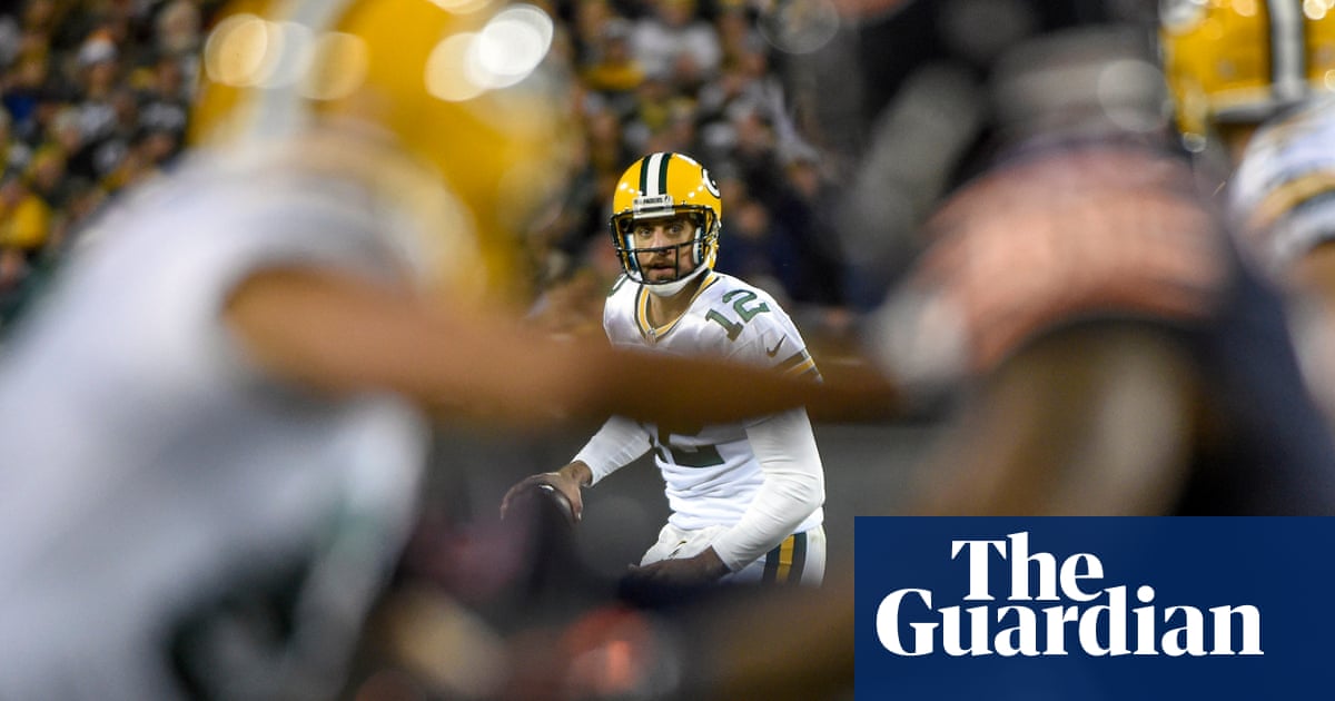 Aaron Rodgers Sets Packers Record During Victory Over Woeful Bears Sport The Guardian