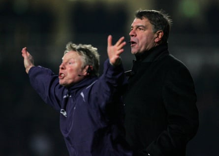 Lee with his Bolton boss Sam Allardyce during the FA Cup fifth-round replay with West Ham in 2006.