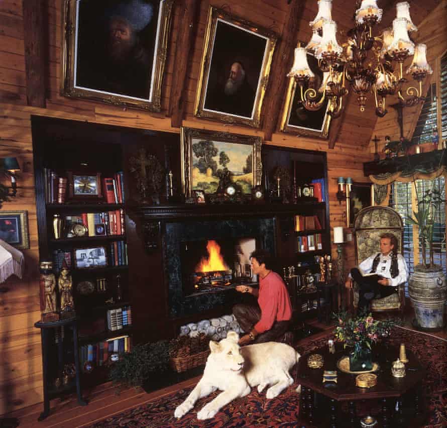 At home with the pets ... Siegfried and Roy.