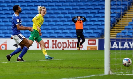 Todd Cantwell slots home for Norwich City’s second goal.