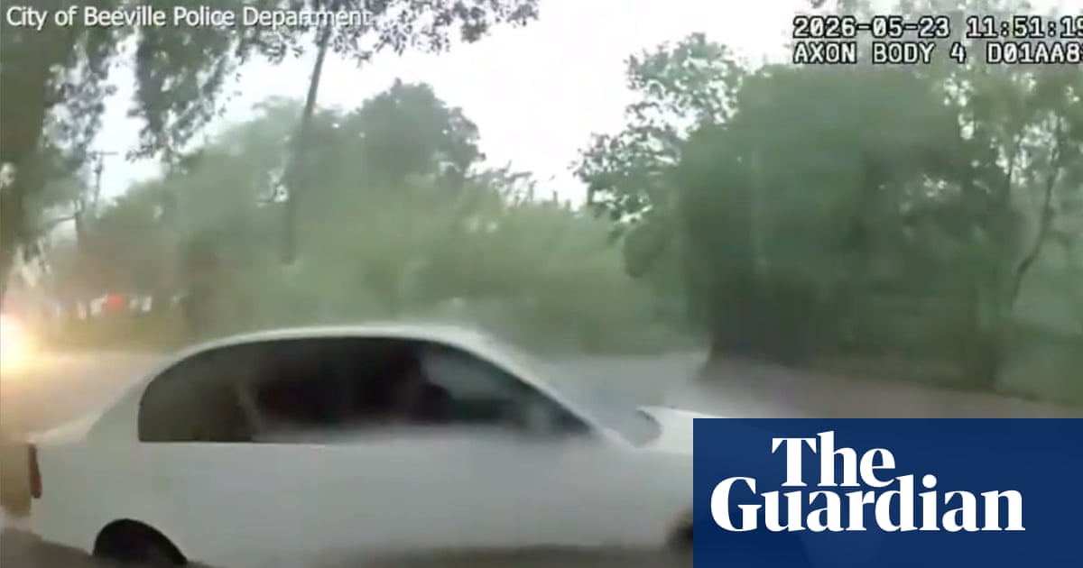 Texas officers rescue infant from car trapped in floodwaters