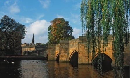 The Packhorse bridge over the river Wye in the market town of Bakewell, Derbyshire.
