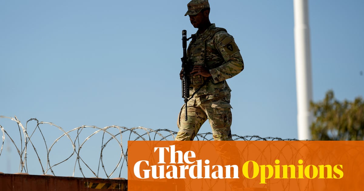 Робърт РайхТръмп и неговите приближени се облягат на пет избухливи