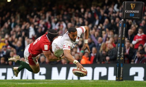 England's Anthony Watson scores their side's first try of the game.