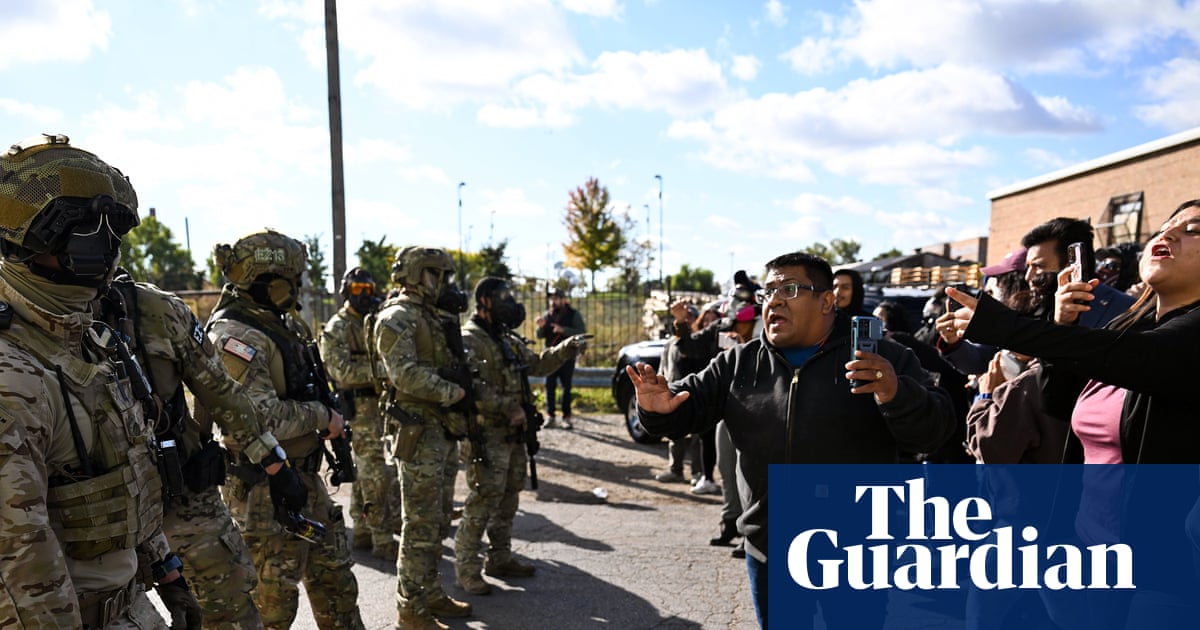 ‘MigraWatch’ trainings to ‘Whistlemania’ events: Chicagoans fight back against ICE raids