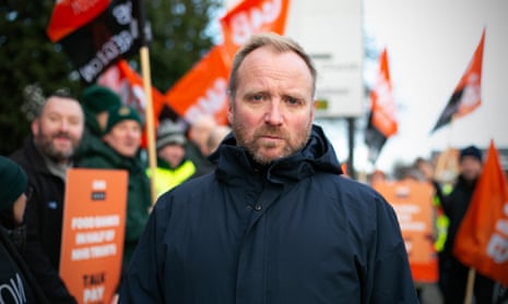 GMB members support ballot on strike action over alleged bullying within union