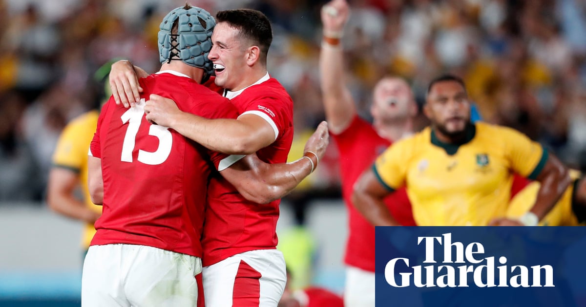 Wales cling on in face of Australia comeback to edge brilliant Pool D clash