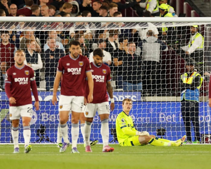 Chelsea thrash West Ham to pile pressure on Graham Potter