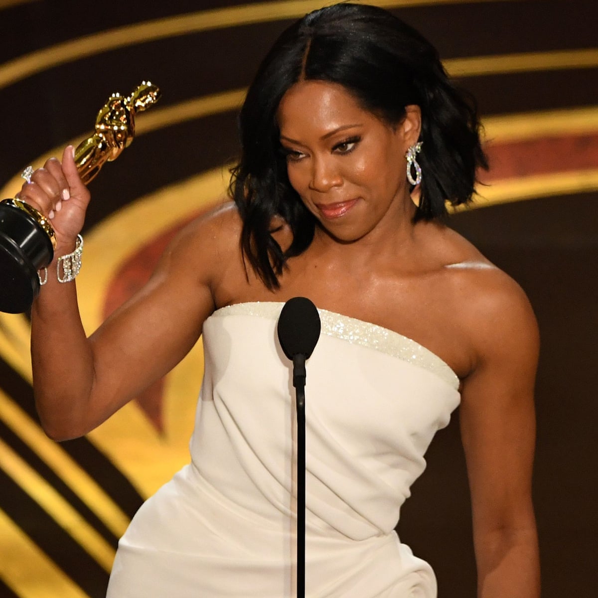 Regina King Wins Oscar For Best Supporting Actress For If Beale Street Could Talk Oscars 2019 The Guardian