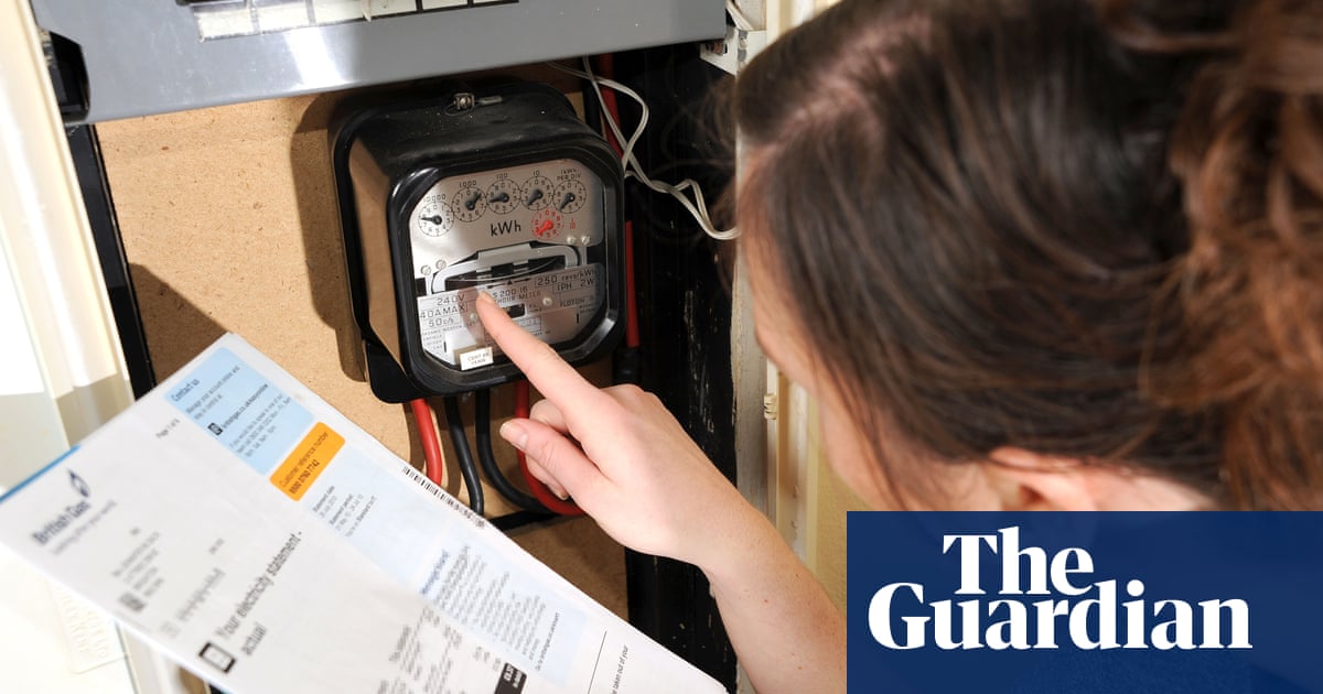 UK households urged to submit meter readings before energy price cuts |  energy bills