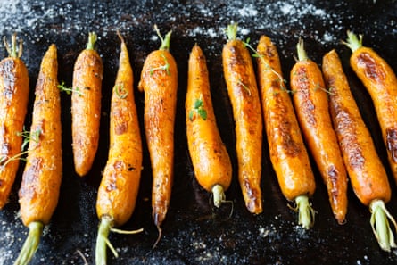 Whole roasted carrots with tails