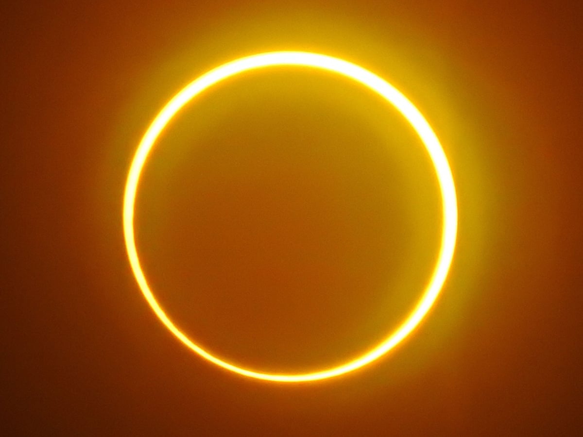Solar Eclipse 2026 ఫిబ్రవరి సూర్య గ్రహణం సమయం, భారత్లో కనిపిస్తుందా? 81 Rare 'ring of fire' annular solar eclipse to cast shadow over ...
