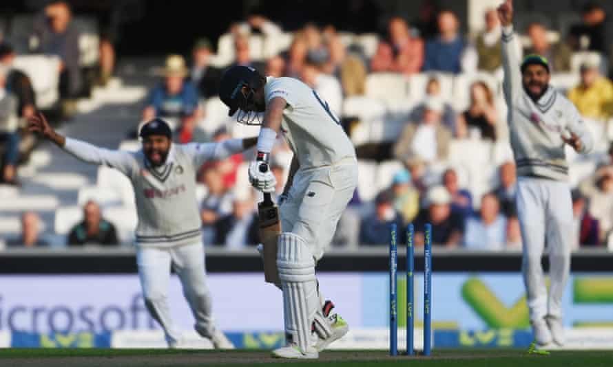 Michael Vaughan Blames India And England Batsmen For Poor Batting On Day 1 Of The 4Th Test 3 Joe Root is bowled by Umesh Yadav late on the first day of the fourth Test.