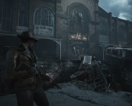 A man in a jacket and hat stands before a dilapidated building in The Sinking City 2.