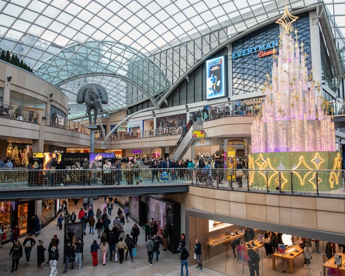 Business rates rise would put hundreds of big shops at risk, say UK retailers